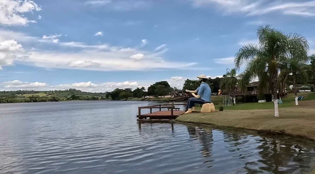 Monumento do pescador em Alvorada do sul parana